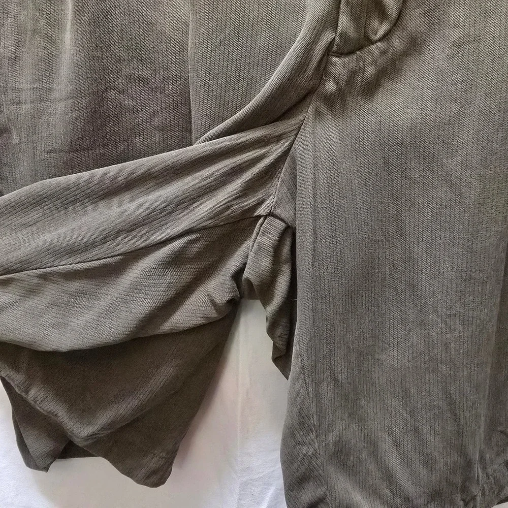 Caribbean Joe Army GreenMens Silk Pleated Relaxed Fit Shorts Olive Green 34